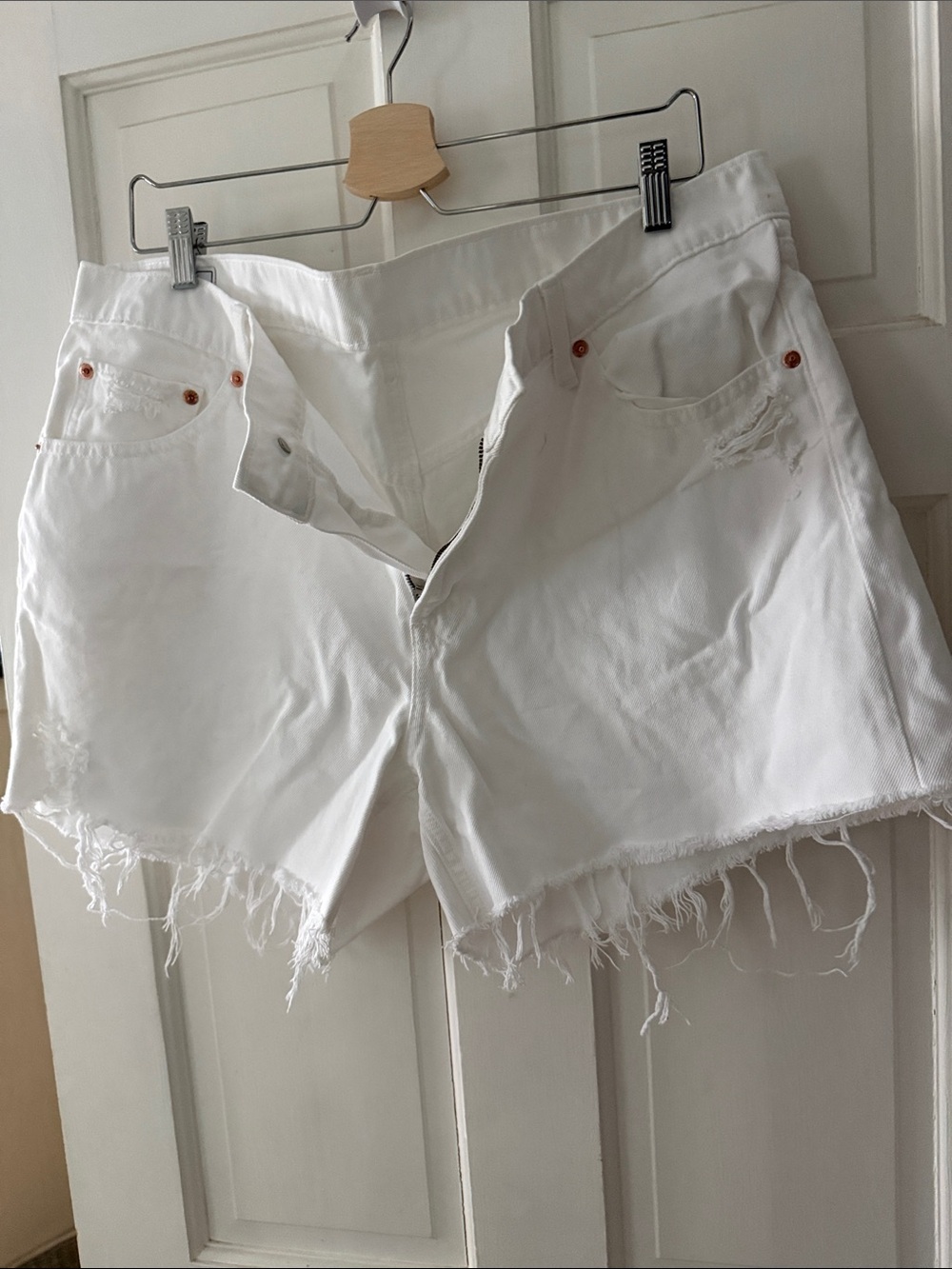 GAP White Distressed Frayed Hem Jean Shorts